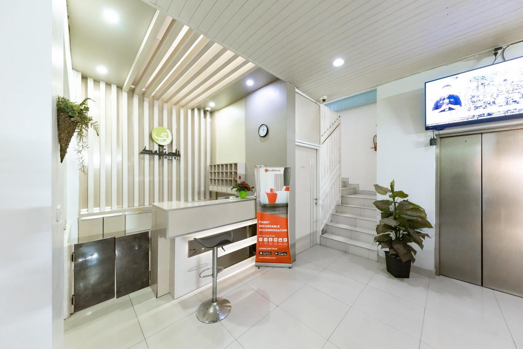Hotel Reddoorz Near Pasar Baru Bandung Zewnętrze zdjęcie