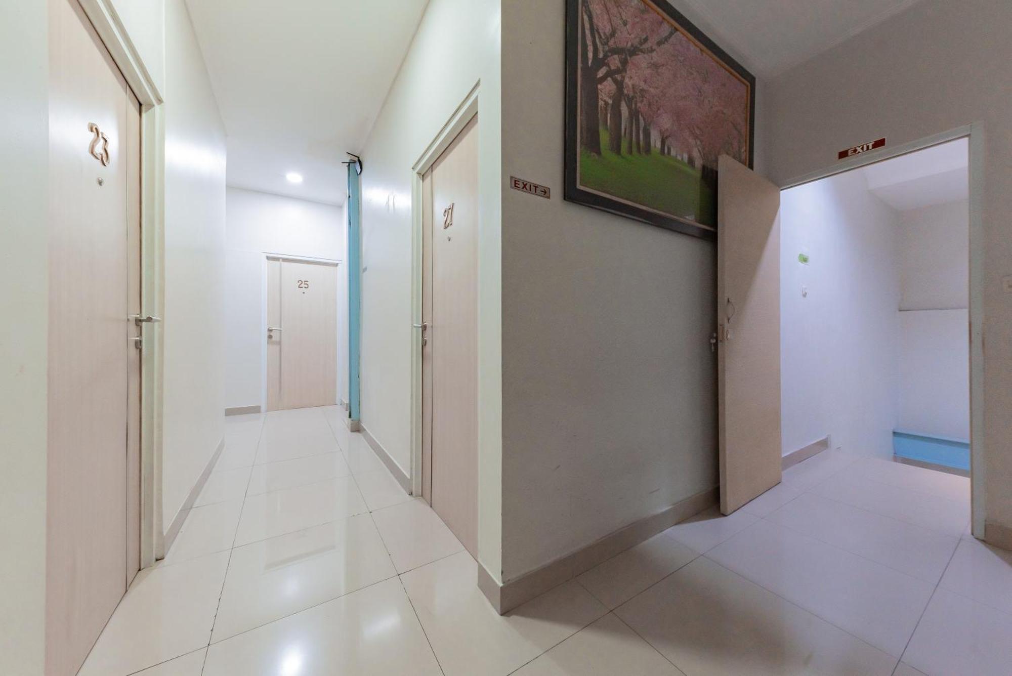 Hotel Reddoorz Near Pasar Baru Bandung Zewnętrze zdjęcie