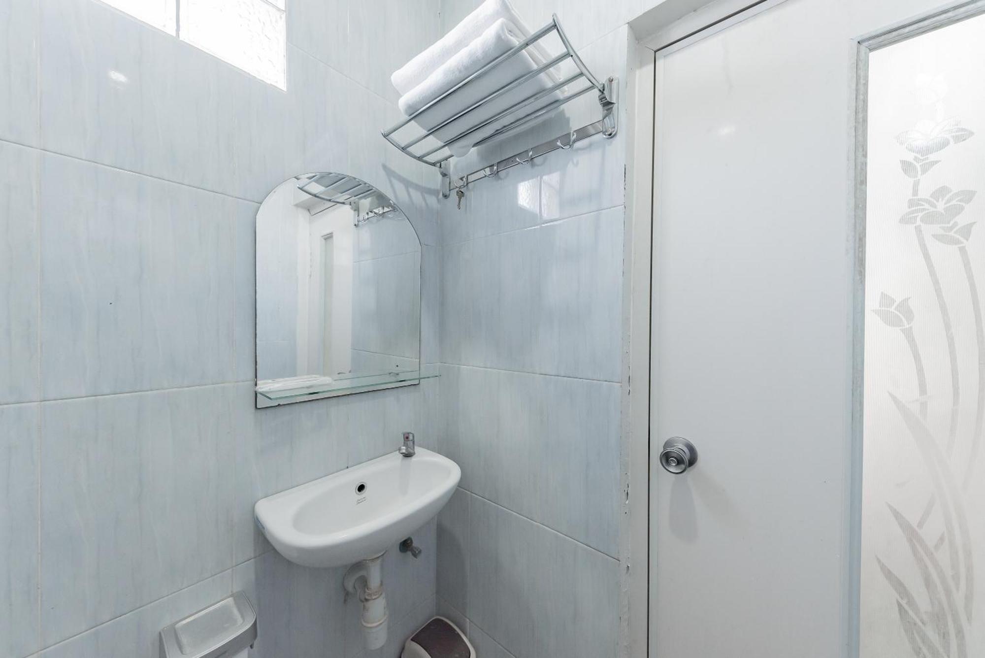 Hotel Reddoorz Near Pasar Baru Bandung Zewnętrze zdjęcie