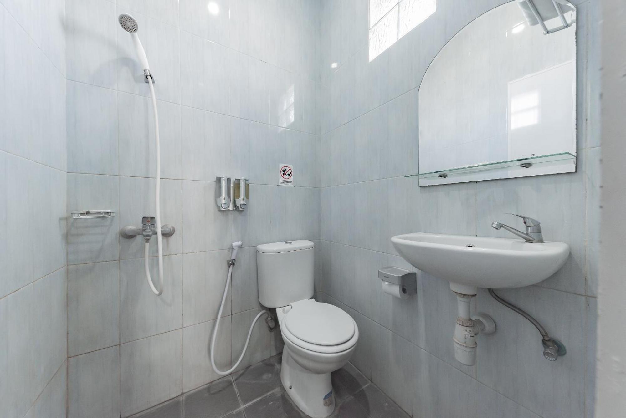 Hotel Reddoorz Near Pasar Baru Bandung Zewnętrze zdjęcie