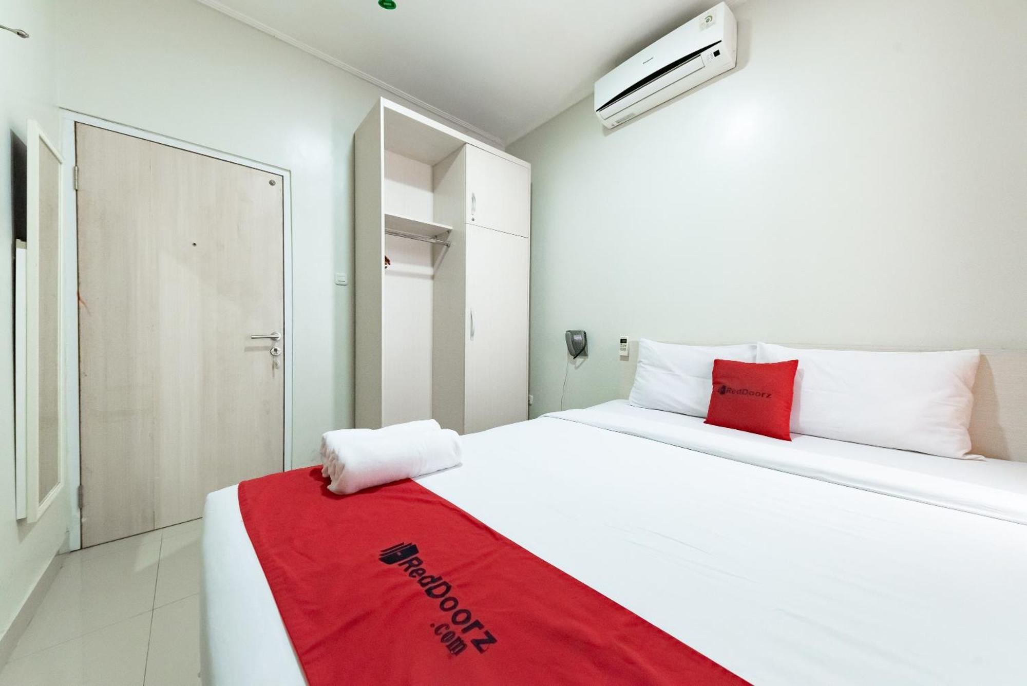 Hotel Reddoorz Near Pasar Baru Bandung Zewnętrze zdjęcie